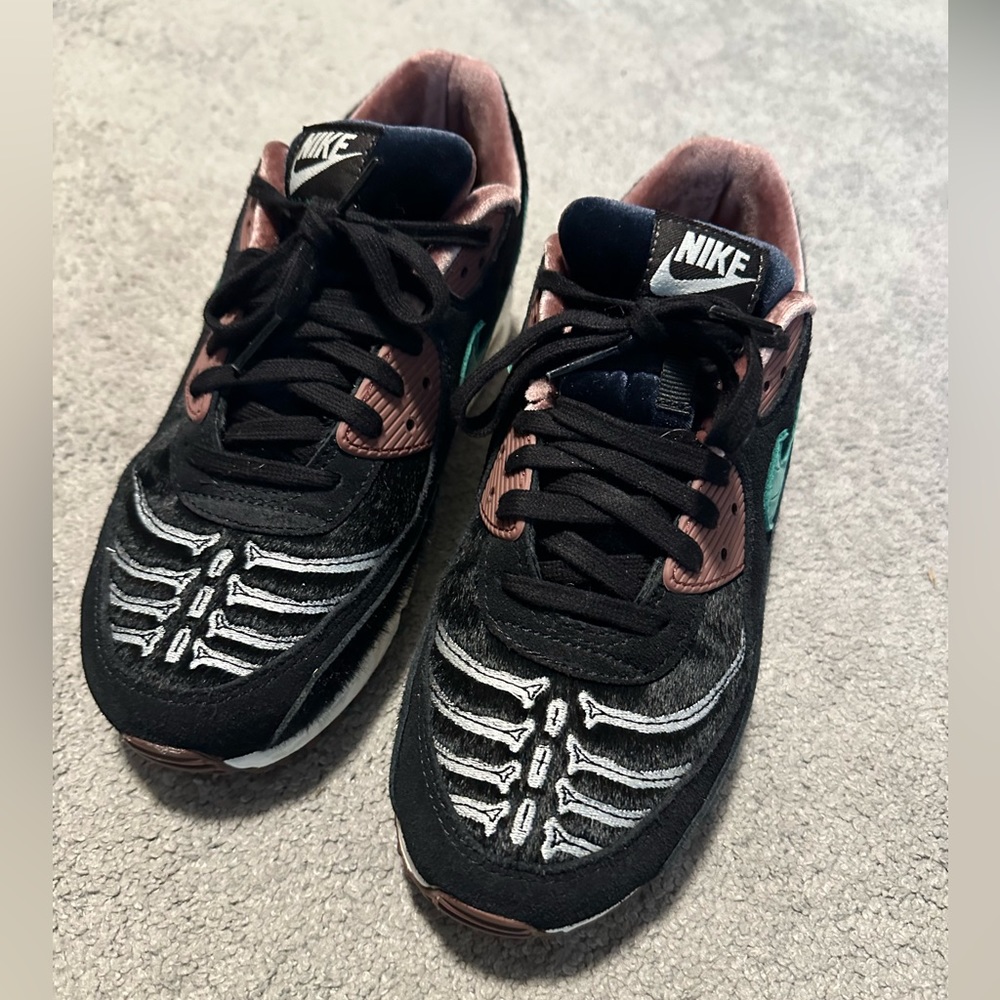 Nike Air Max 90 SIEMPRE FAMILIA Size 9.5